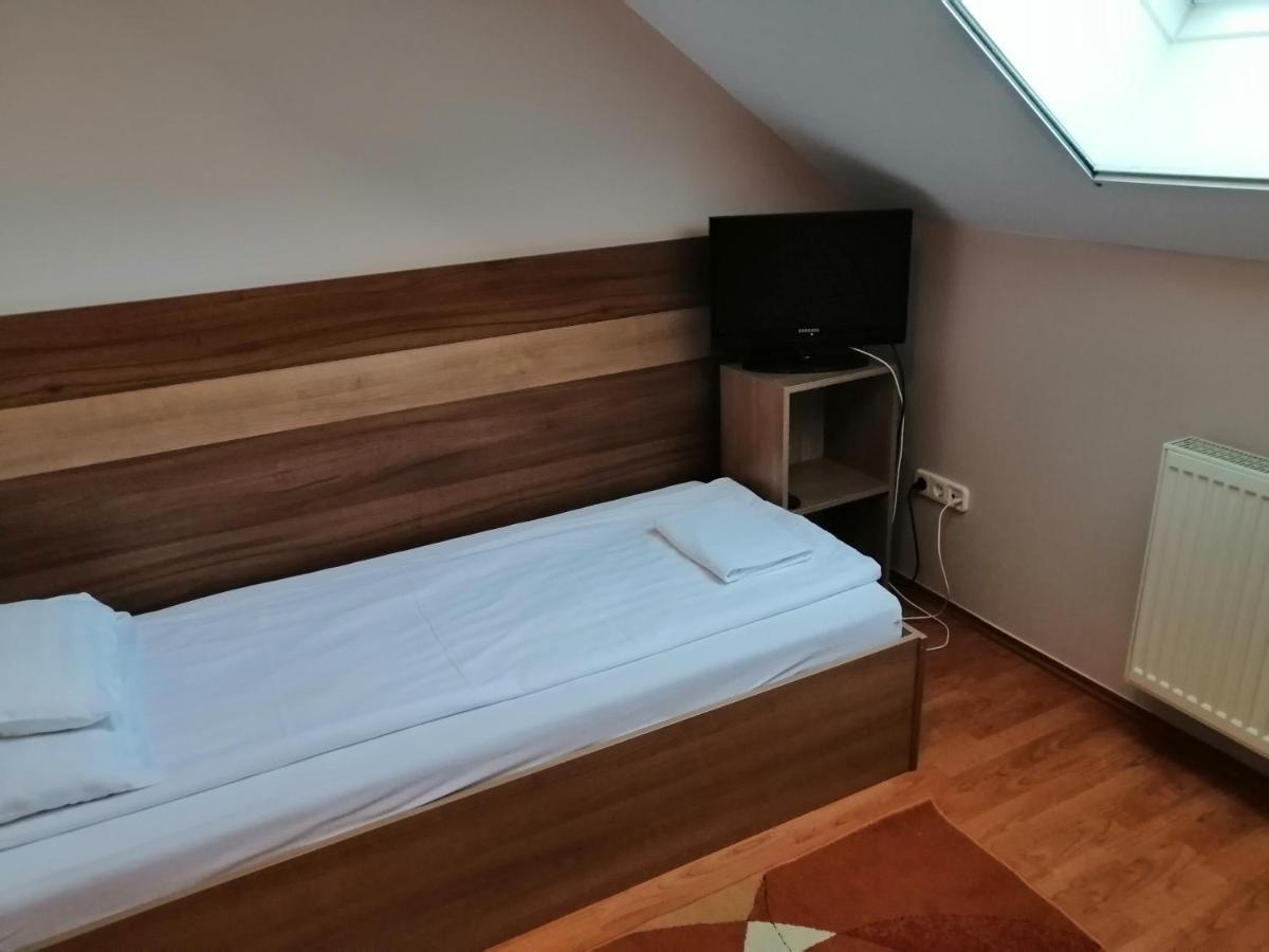 Csipkehaz Apartman แชร์เคสเซอเลอ ภายนอก รูปภาพ