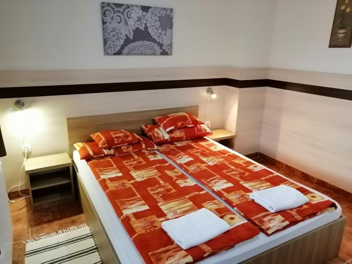 Csipkehaz Apartman แชร์เคสเซอเลอ ภายนอก รูปภาพ