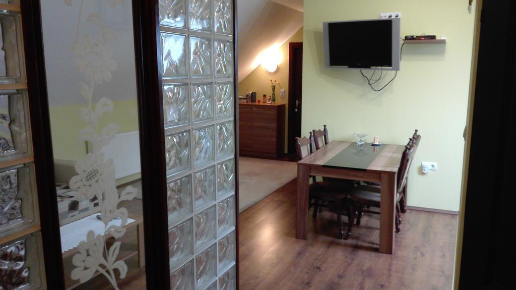 Csipkehaz Apartman แชร์เคสเซอเลอ ภายนอก รูปภาพ